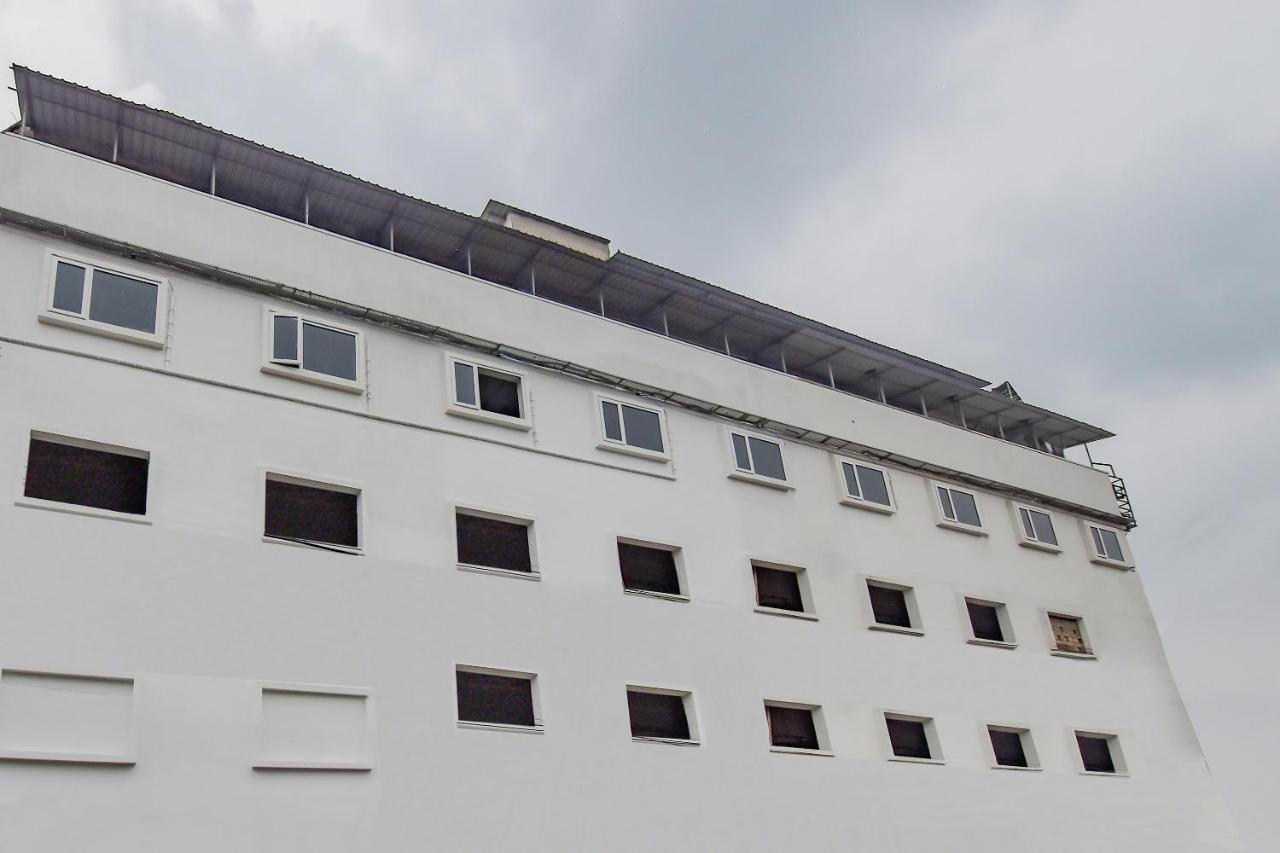 Oyo 1851 Hotel Sefali Deluxe Kolkata Exterior photo
